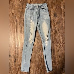 Fashion Nova super hi-rise ripped jegging, size 7/8